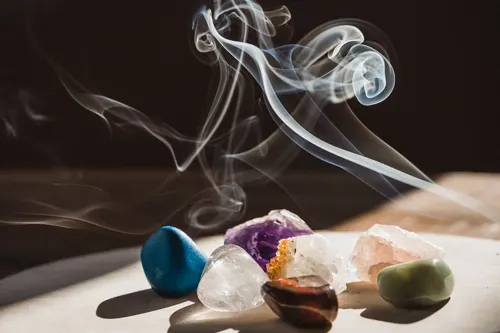 Nettoyage énergétique et purification de la pierre améthyste